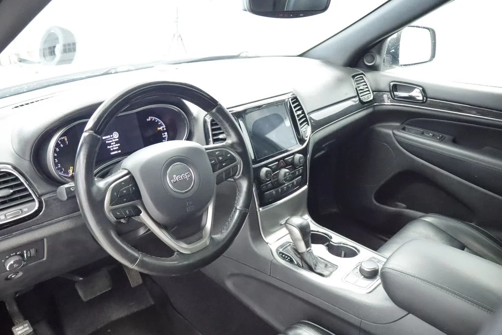 Certified Used 2020 White Jeep Overland image 19
