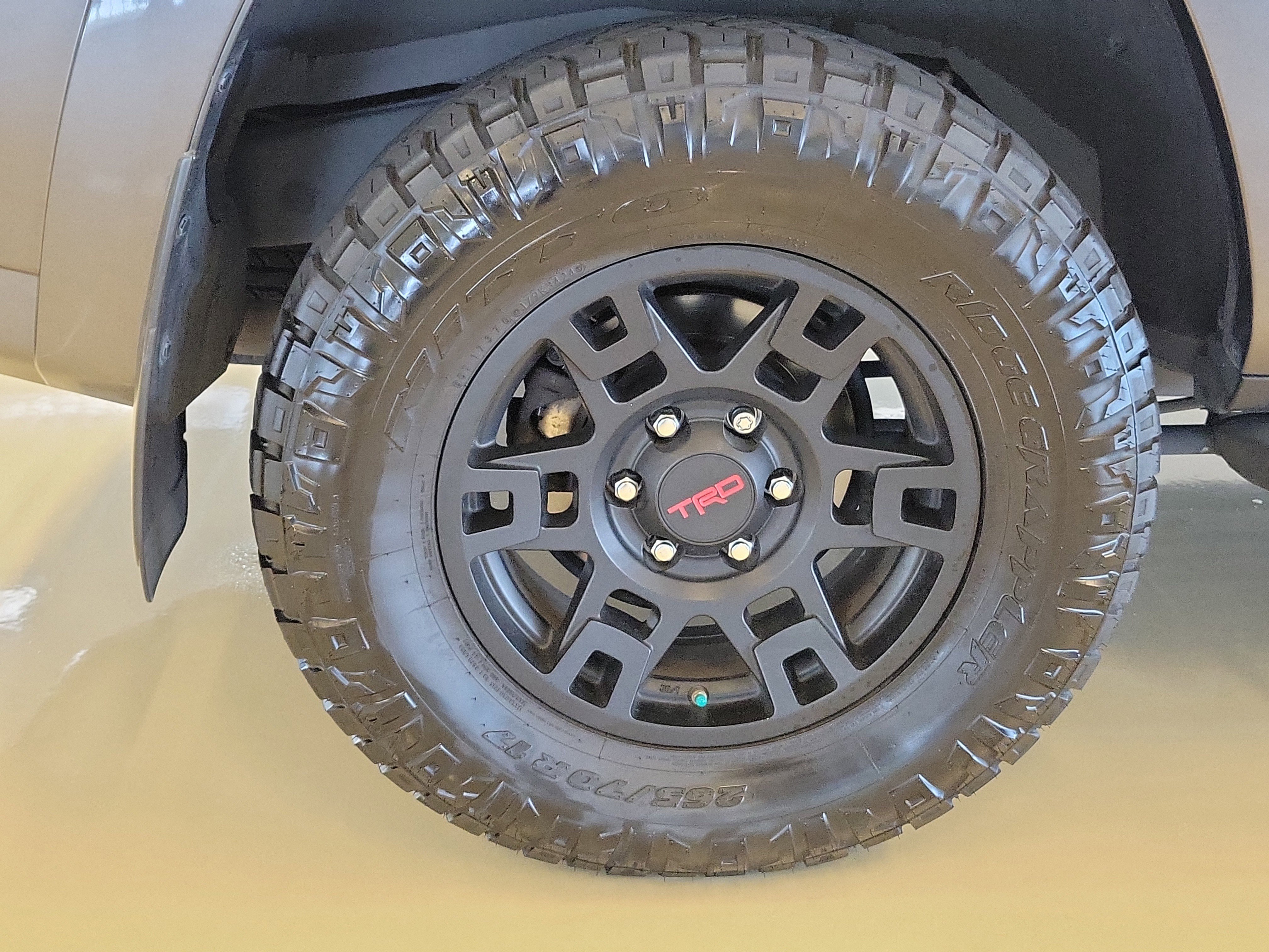 Used 2021 Magnetic Gray Metallic Toyota SR5 Premium image 9