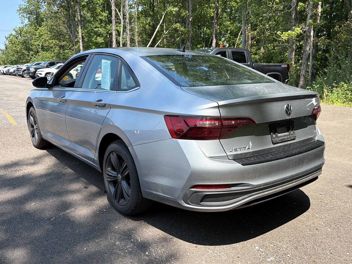 Used 2023 Platinum Gray Metallic Volkswagen SE image 10