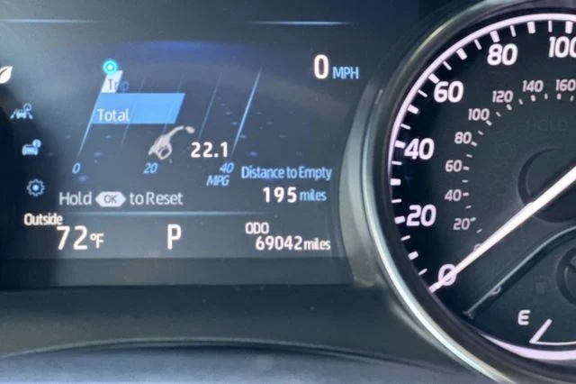 Used 2018 Brown Toyota XLE image 29