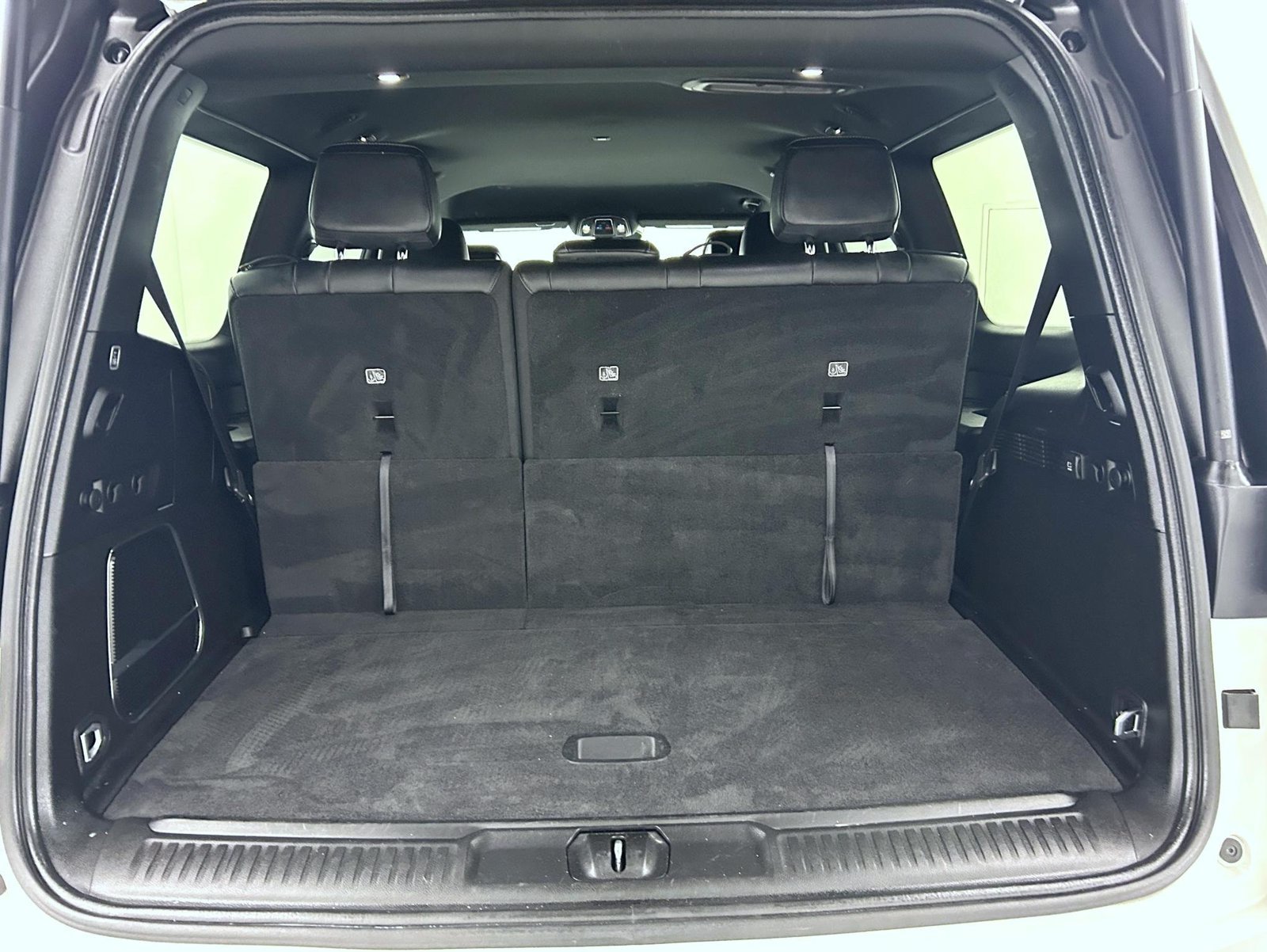 Used 2025 White Jeep Series II image 24