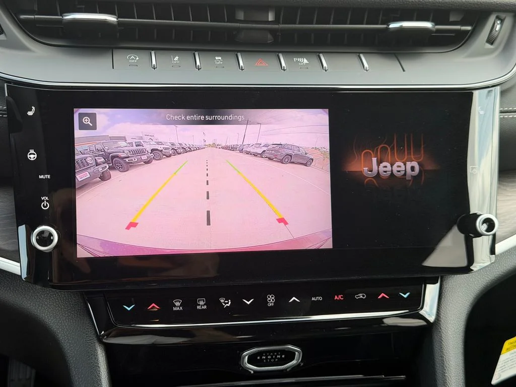 New 2026 Velvet Red Pearl-Coat Exterior Paint Jeep Altitude image 15
