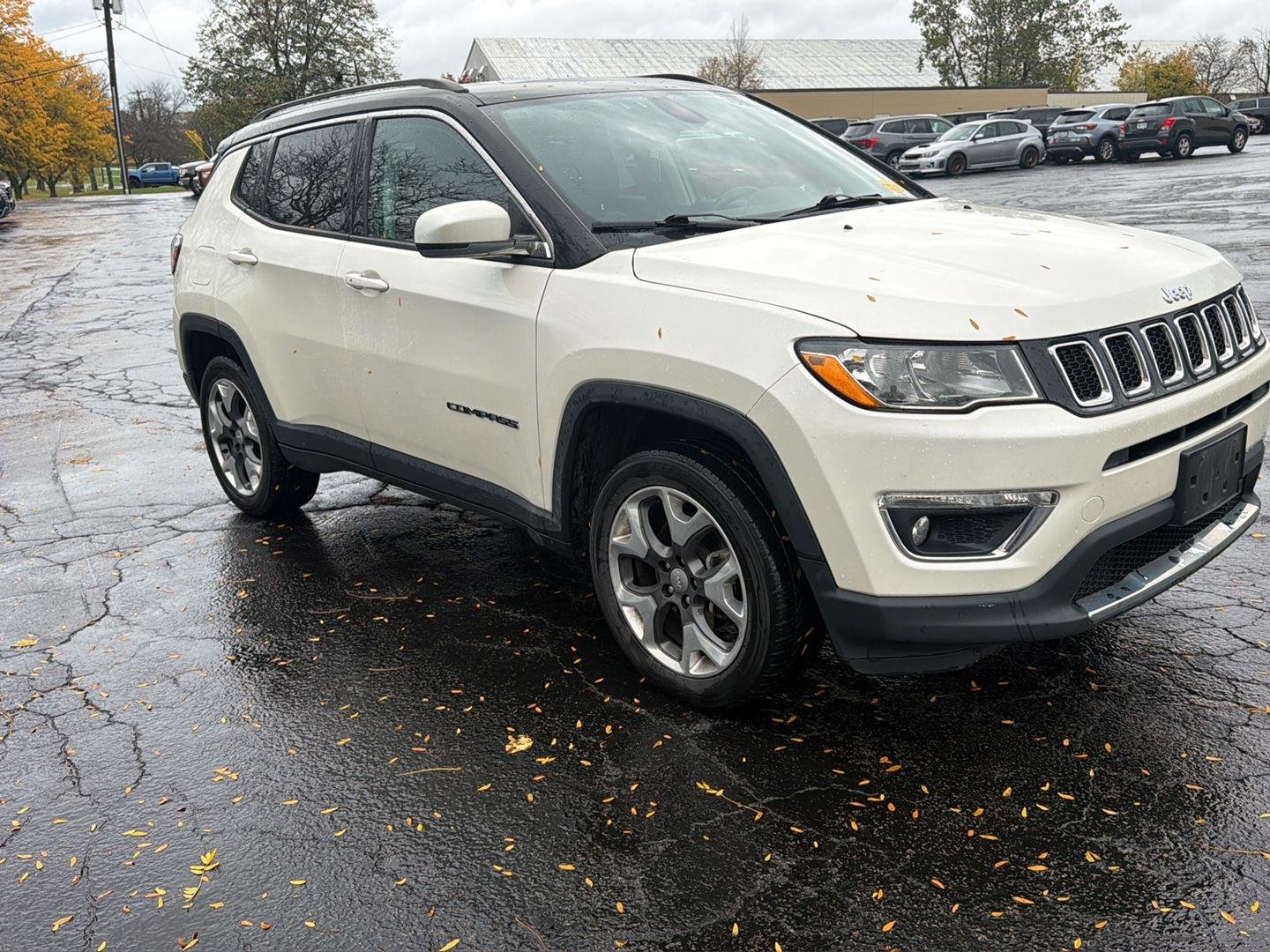 Used 2019 Pearl White Tri-Coat Jeep Limited image 9