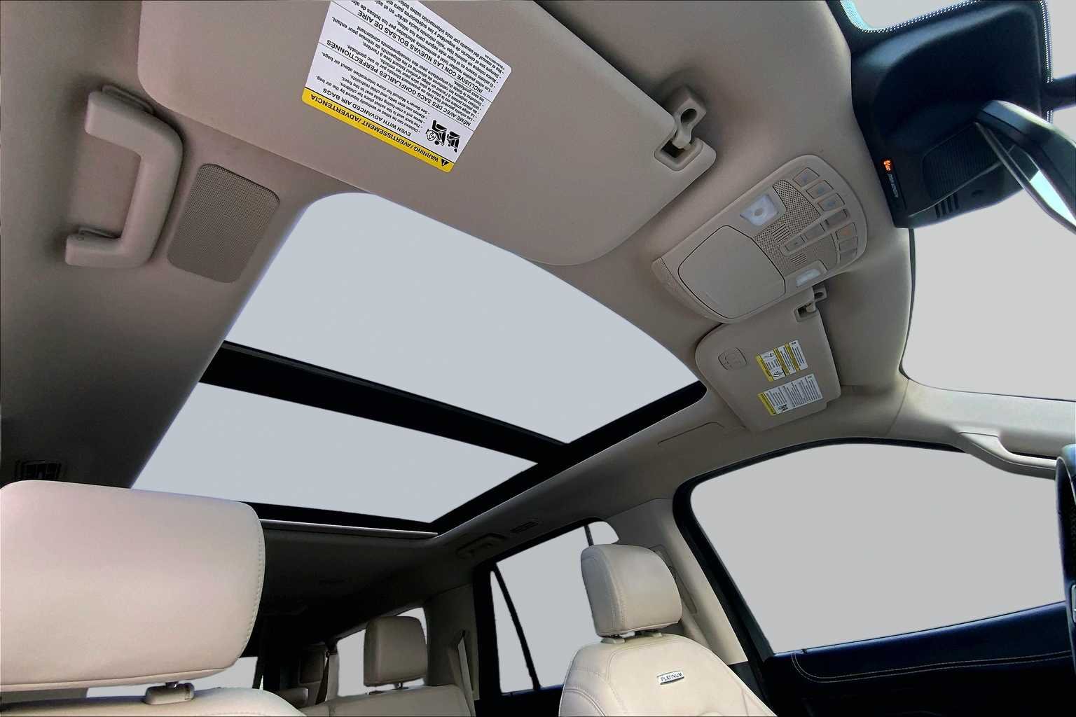 Used 2023 Star White Metallic Tri-Coat Ford Platinum image 27