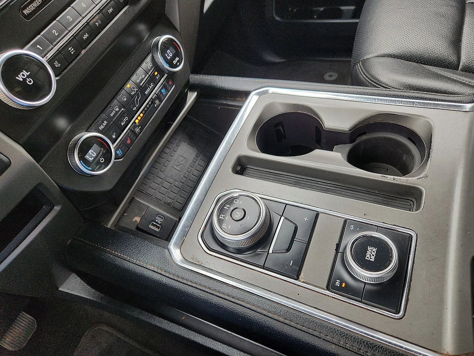 2020 Ford Expedition XLT - Photo 25