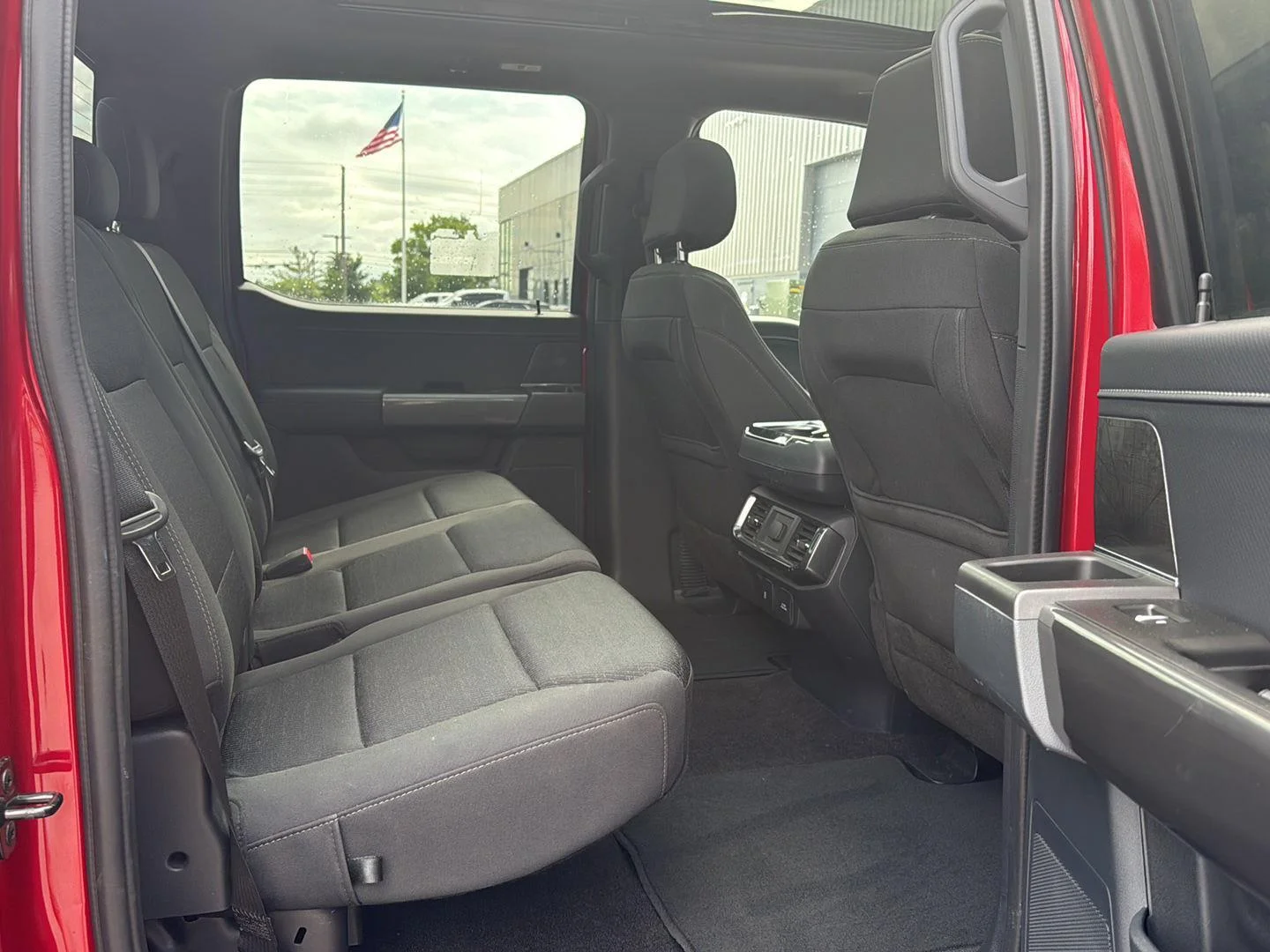Used 2022 Rapid Red Metallic Tinted Clearcoat Ford XLT image 11