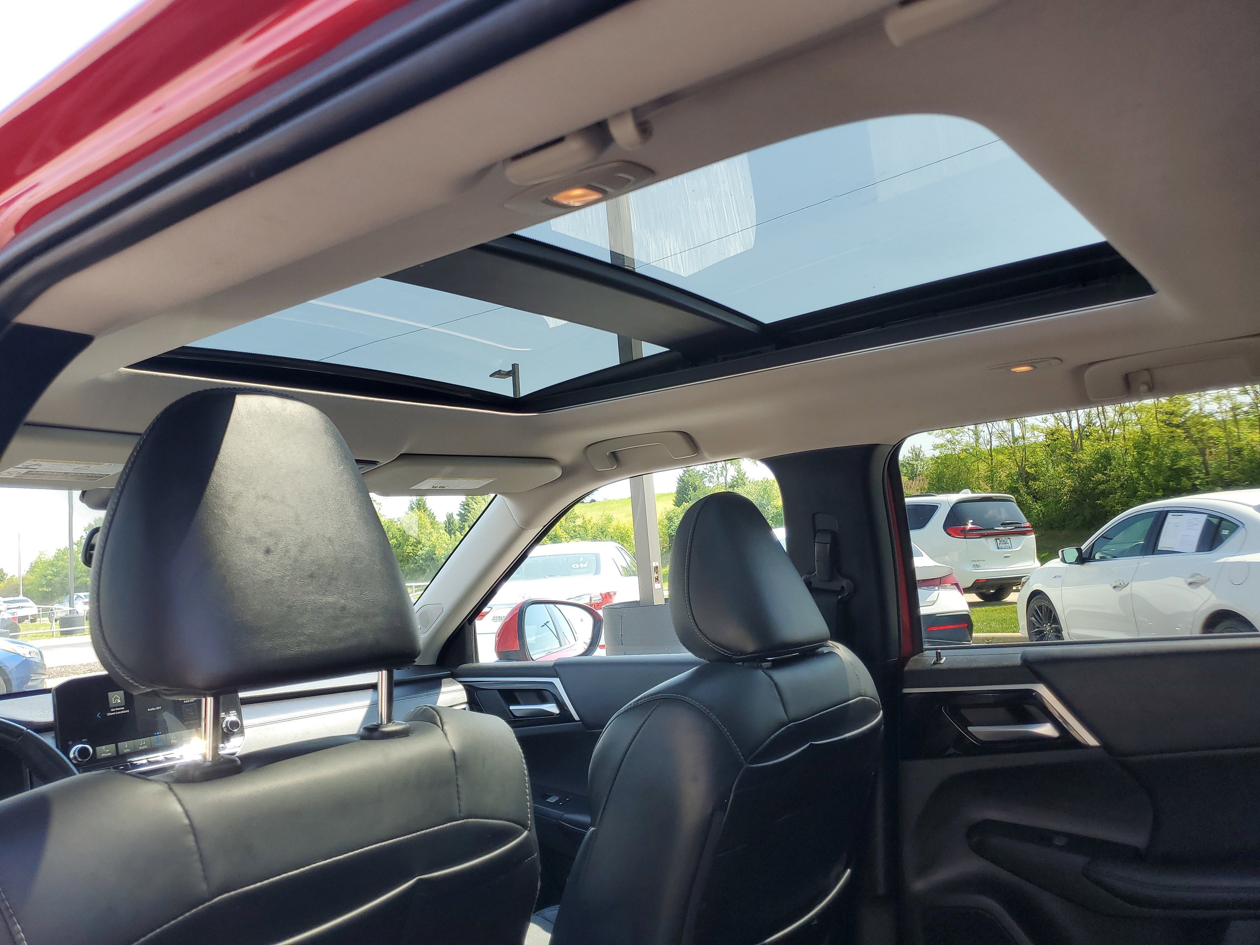 Used 2023 Red Mitsubishi SE image 9