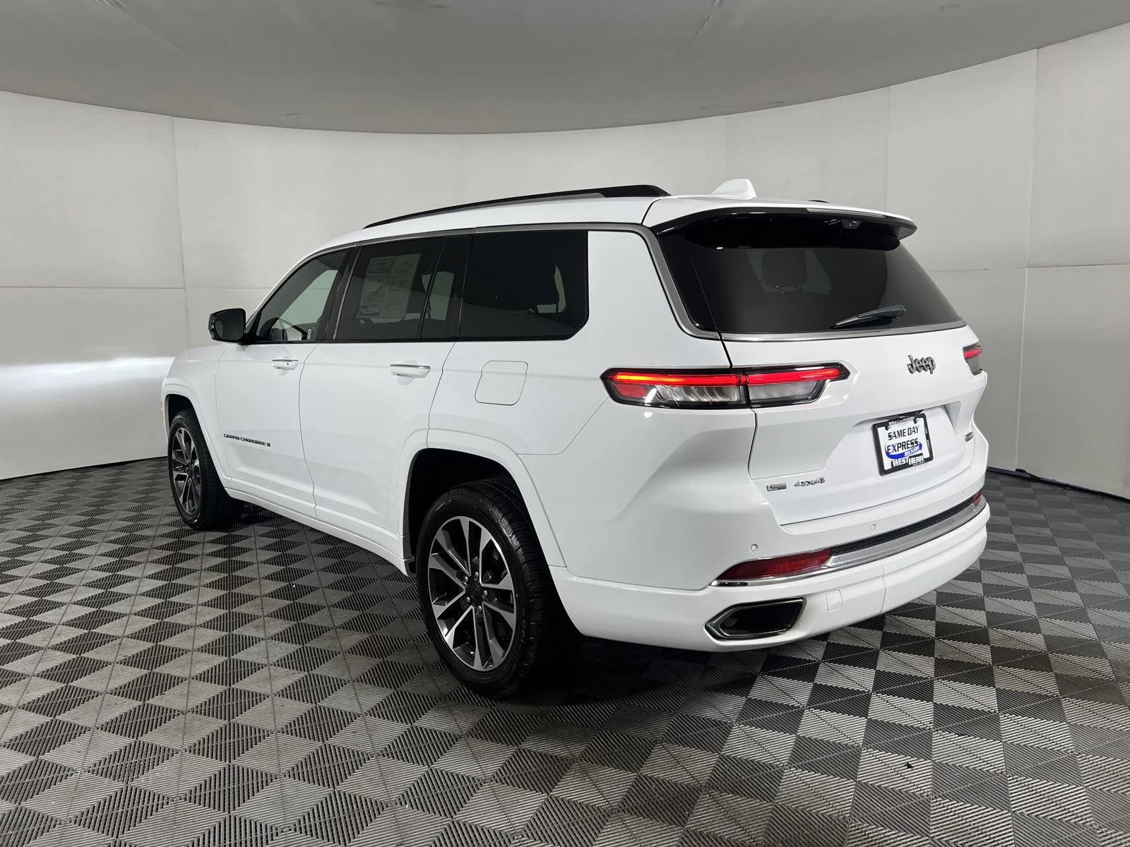 Used 2021 Bright White Clearcoat Jeep Overland image 7