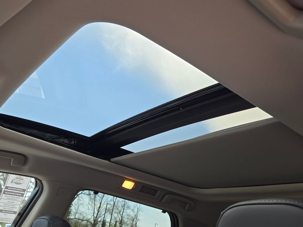 New 2026 Everest White Pearl TriCoat / Super Black Two-tone Nissan Platinum image 23