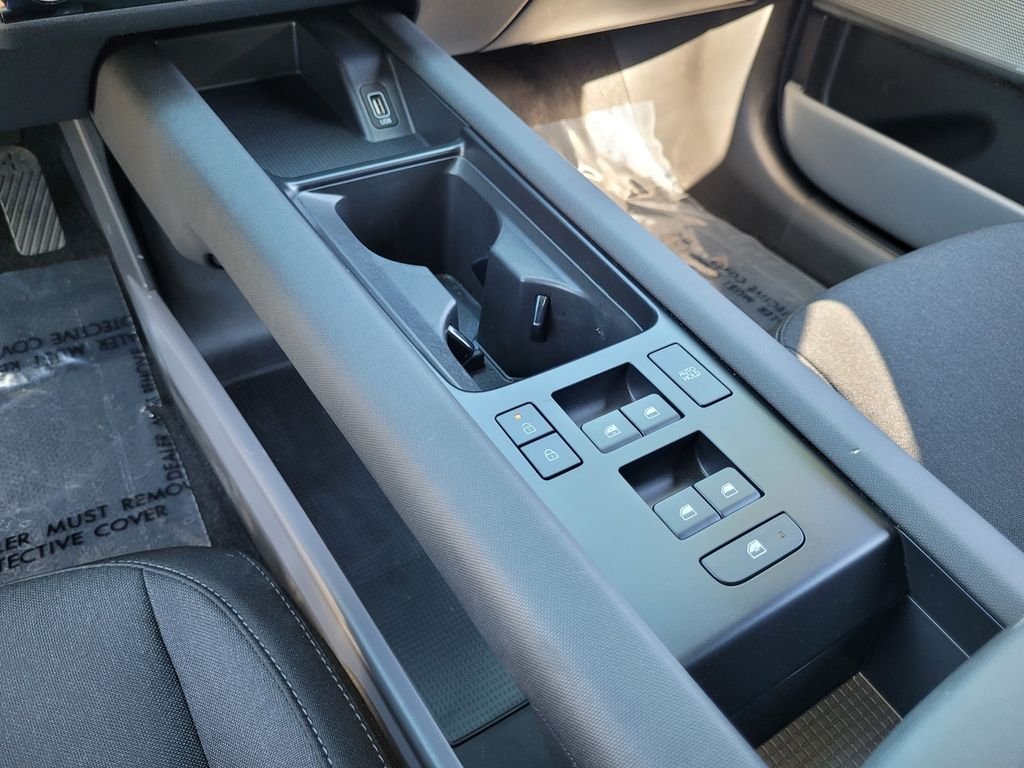 Used 2024 Silver Hyundai SE image 21