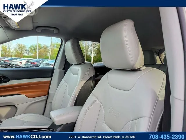 Used 2022 White Jeep Limited image 10