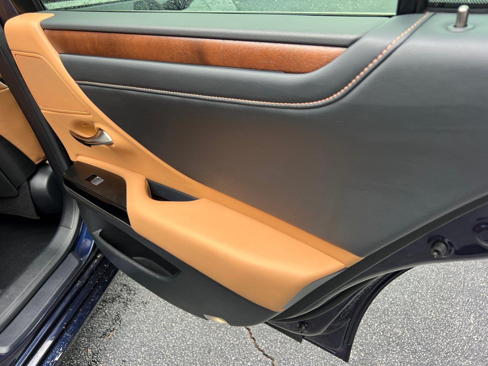 Used 2025 Nightfall Mica Lexus ES 300h image 16