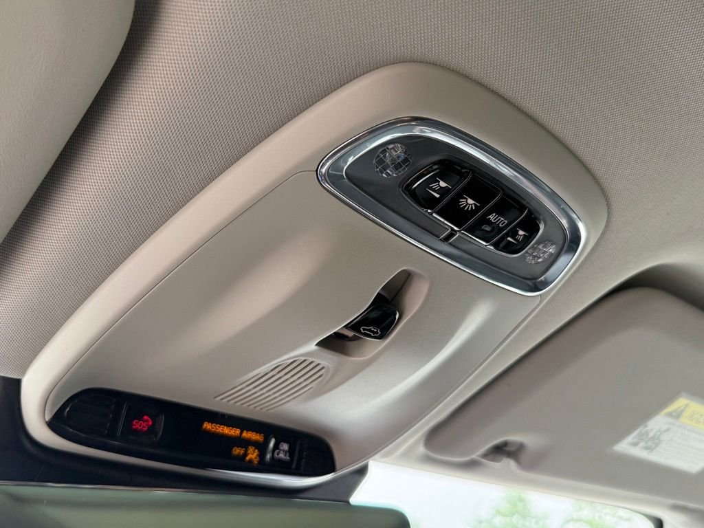Used 2021 Gray Volvo T5 Momentum image 20