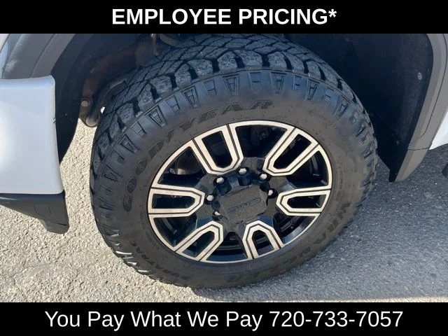 Used 2020 White GMC AT4 image 10