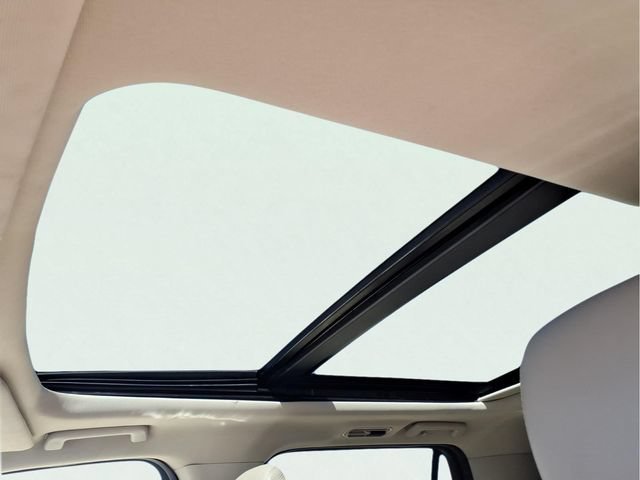 Used 2024  Ford Limited image 22