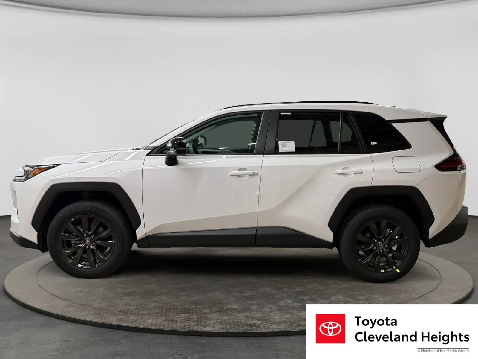 New 2026 Ice Cap Toyota XLE Premium image 8
