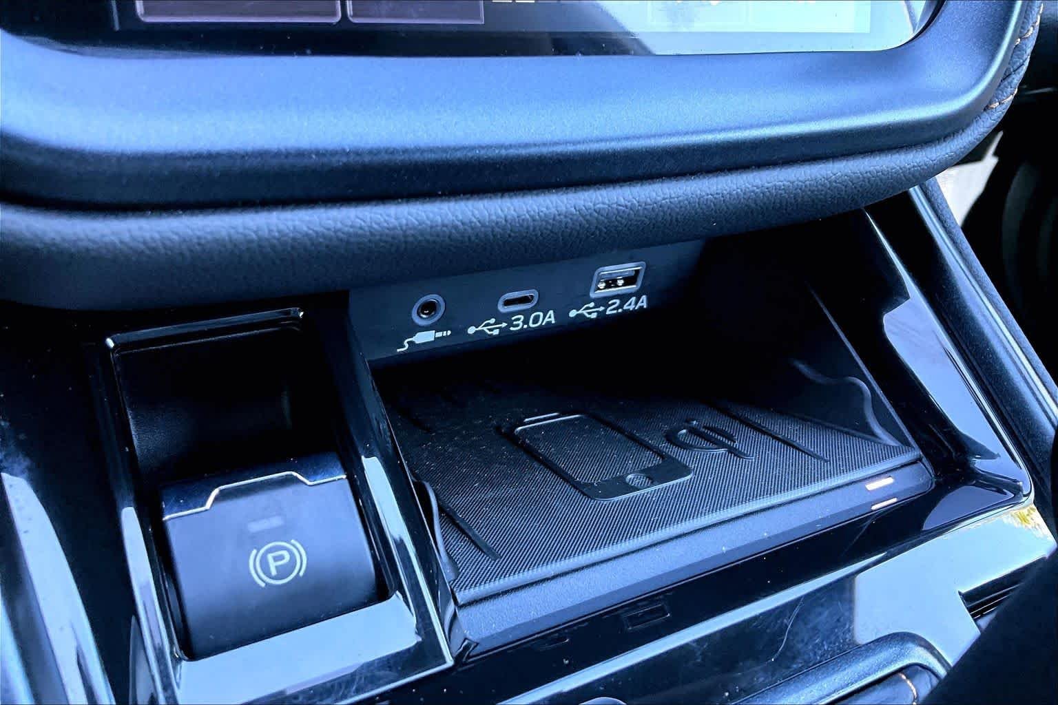 Used 2025 Crystal White Pearl Subaru Wilderness image 33