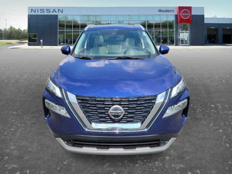 Used 2021 Caspian Blue Metallic Nissan SV image 2