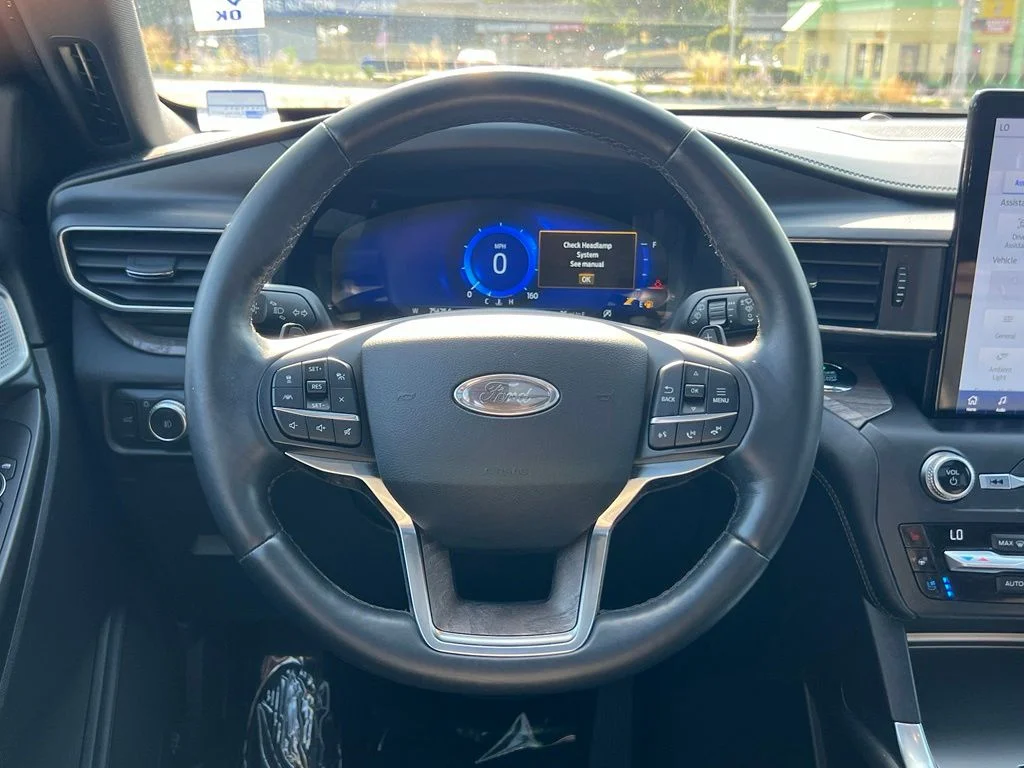 Used 2020 Star White Ford Platinum image 21