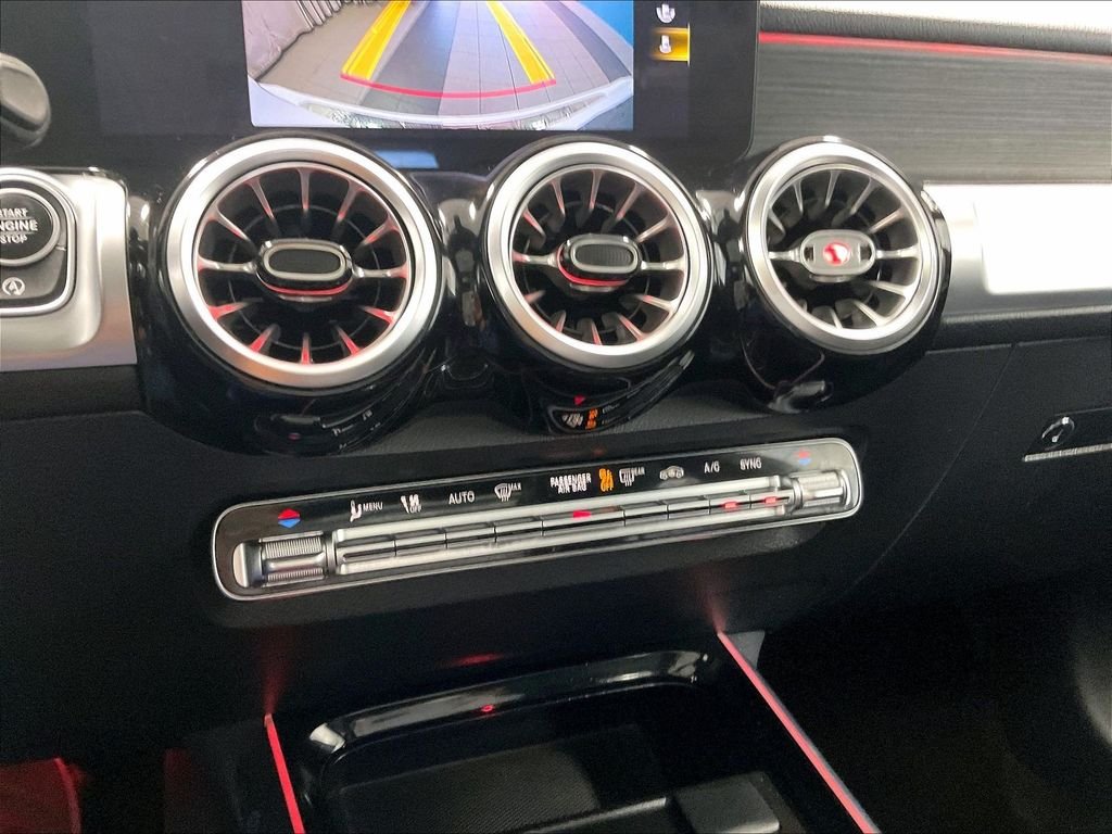 Used 2023 White Mercedes-Benz GLB 250 image 26