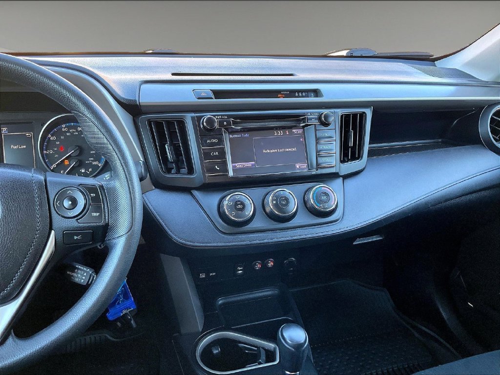 Used 2018 White Toyota LE image 18