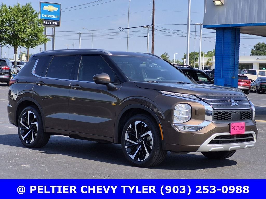 2022 Mitsubishi Outlander SEL S-AWC's photo