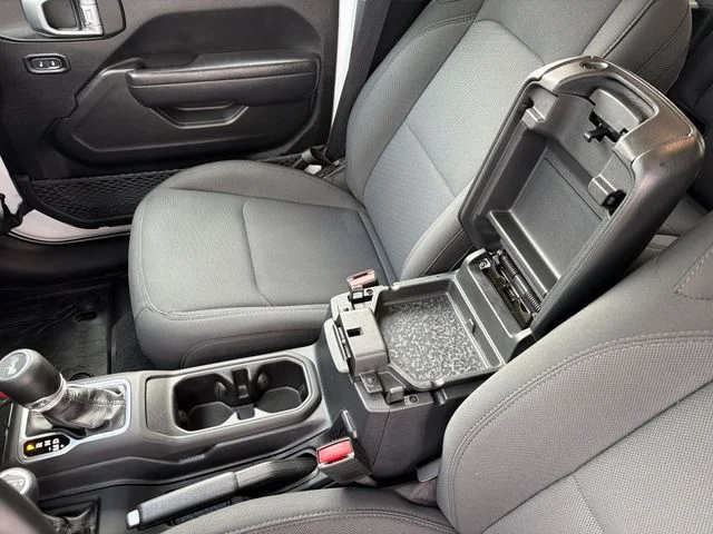 Used 2022 White Jeep Unlimited Sport S image 22