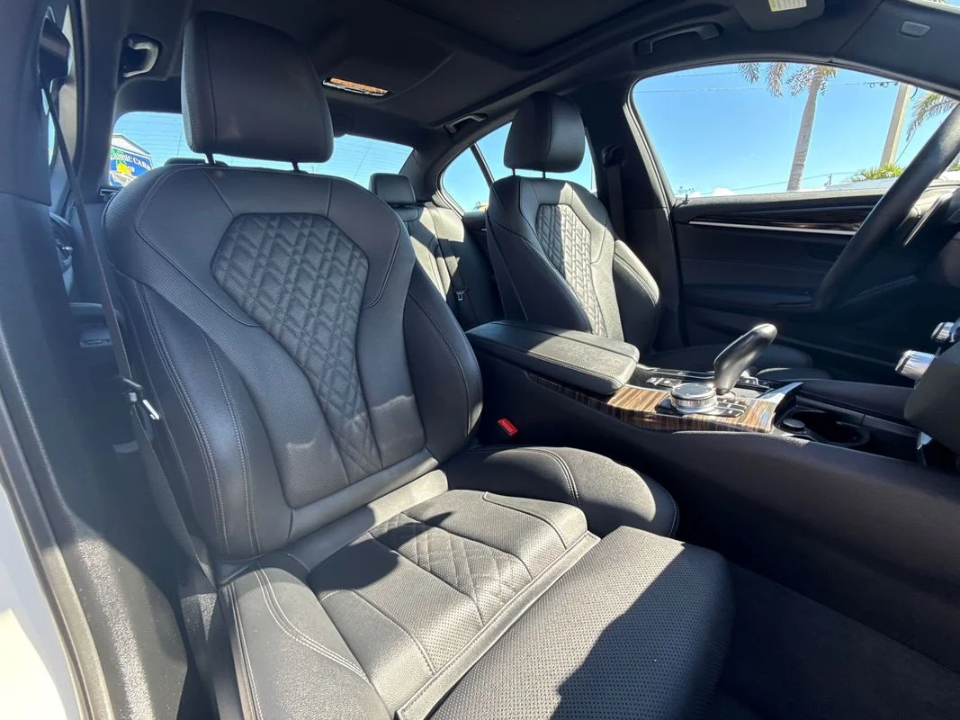 Used 2023  BMW i xDrive image 18
