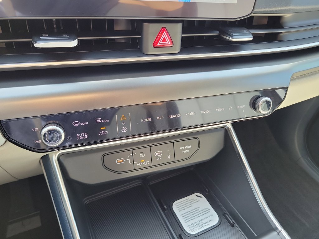 New 2026 Snow White Pearl Kia SX Prestige image 34
