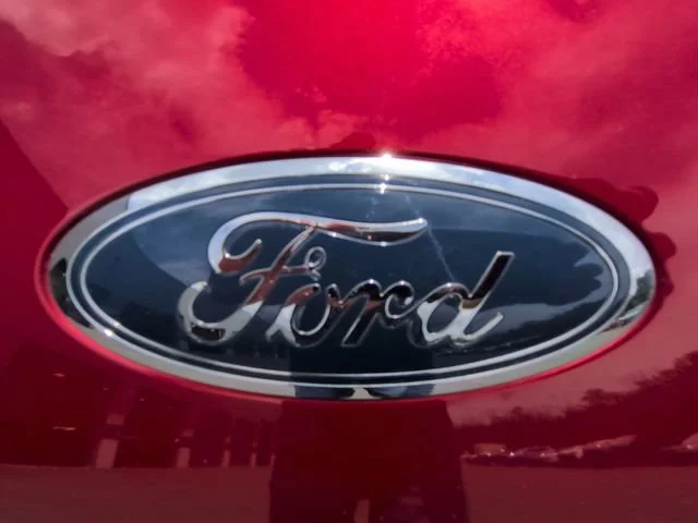 Used 2021 Red Ford SE image 32