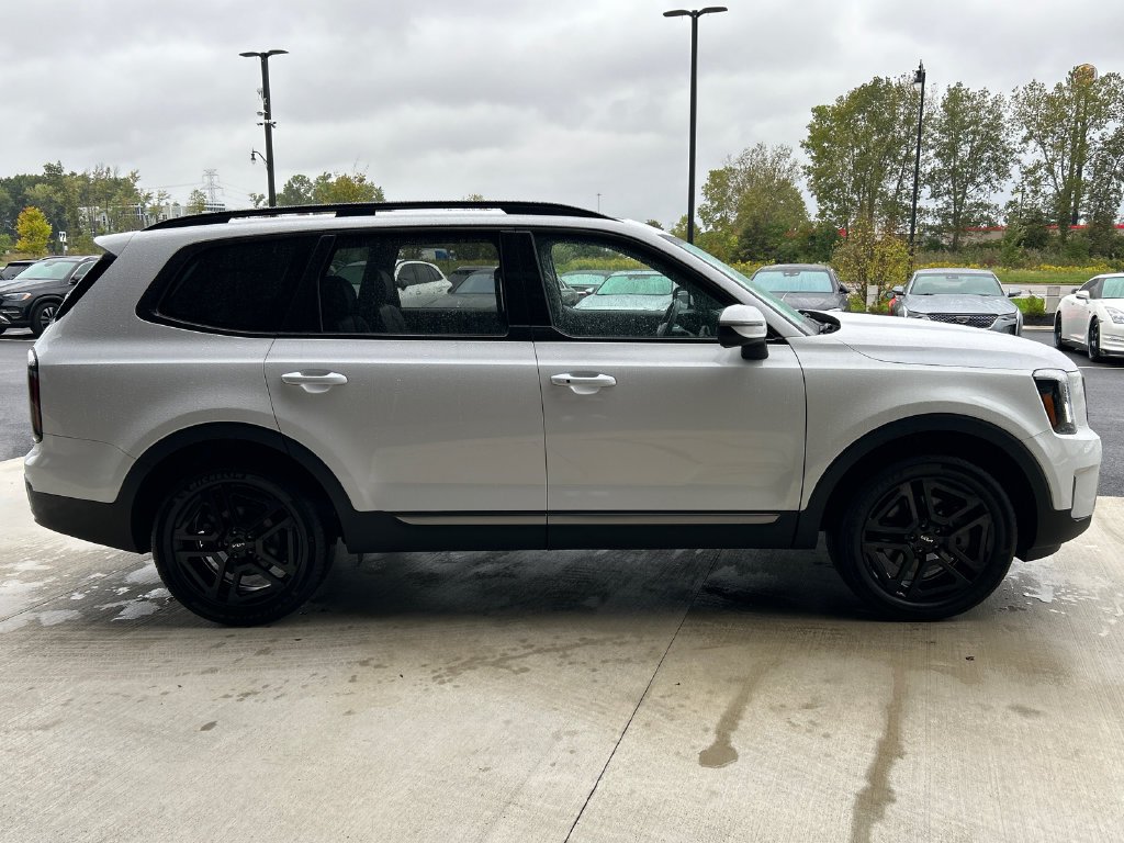Used 2023 White Kia EX X-Line image 9