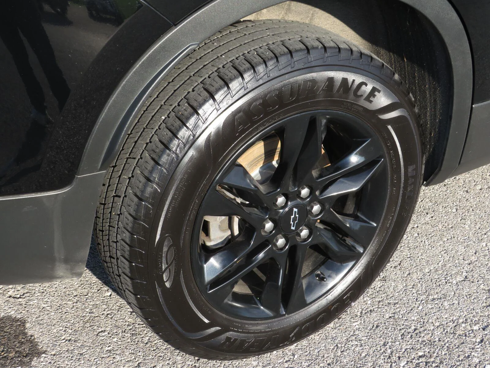 Used 2022 BLACK Chevrolet LT image 9
