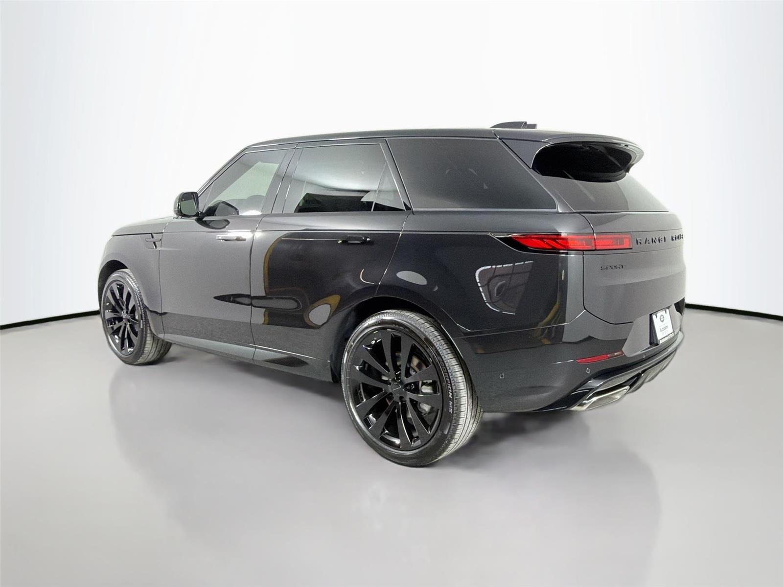New 2026 Santorini Black LAND ROVER Dynamic SE image 6