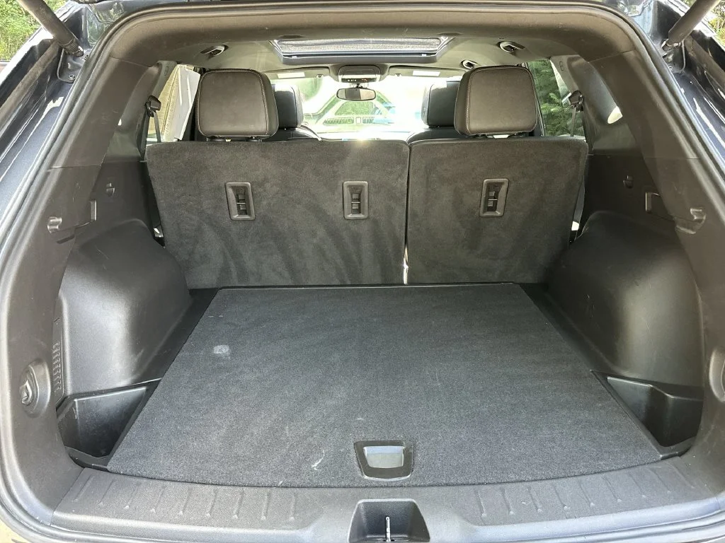 Used 2022 Gray Chevrolet Premier image 27