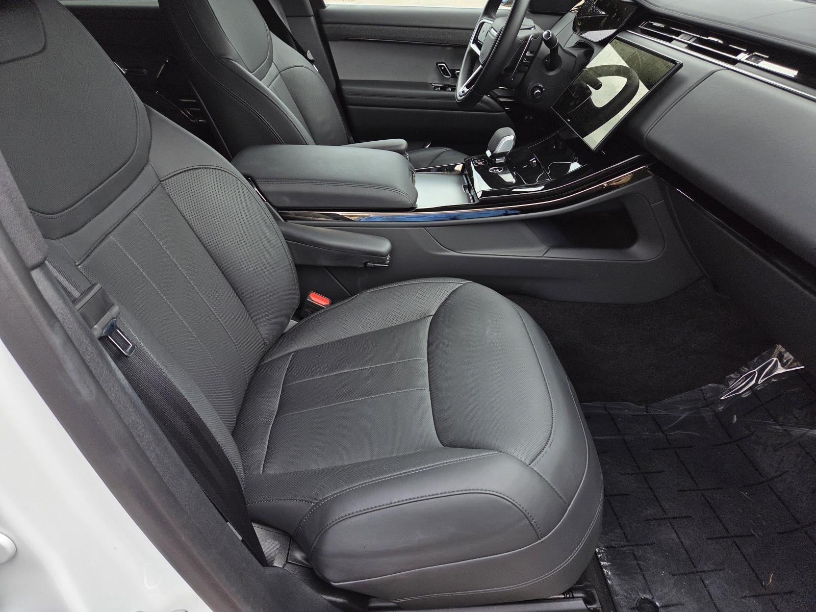 Used 2025 Fuji White Land Rover SE image 40