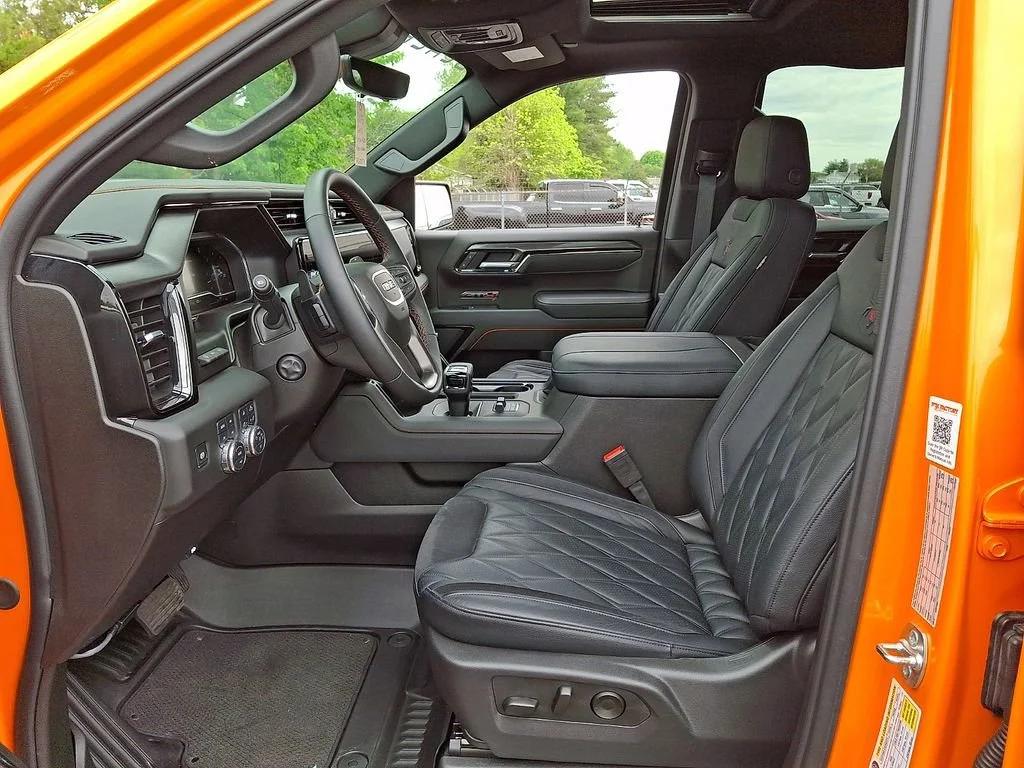 Used 2025 Onyx Black GMC AT4 image 14