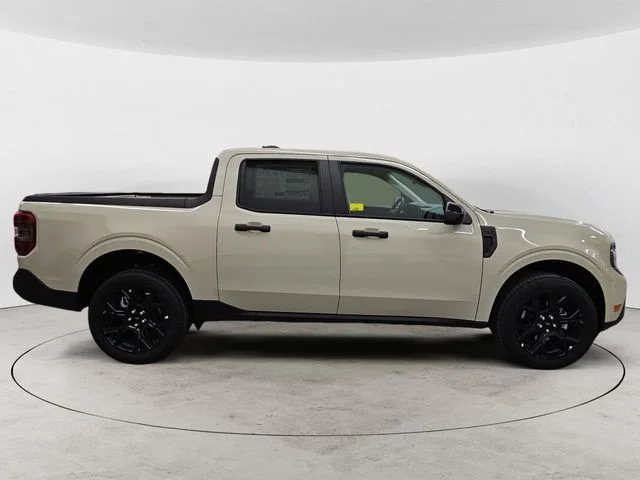 New 2025 Desert Sand Ford XLT image 6