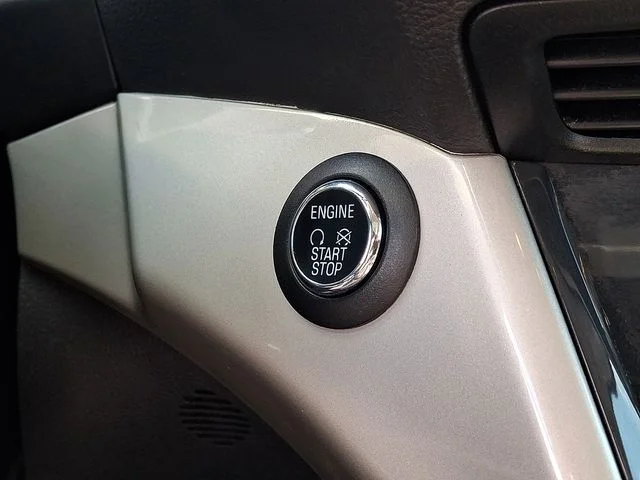 Used 2016 Gray Ford SEL image 25