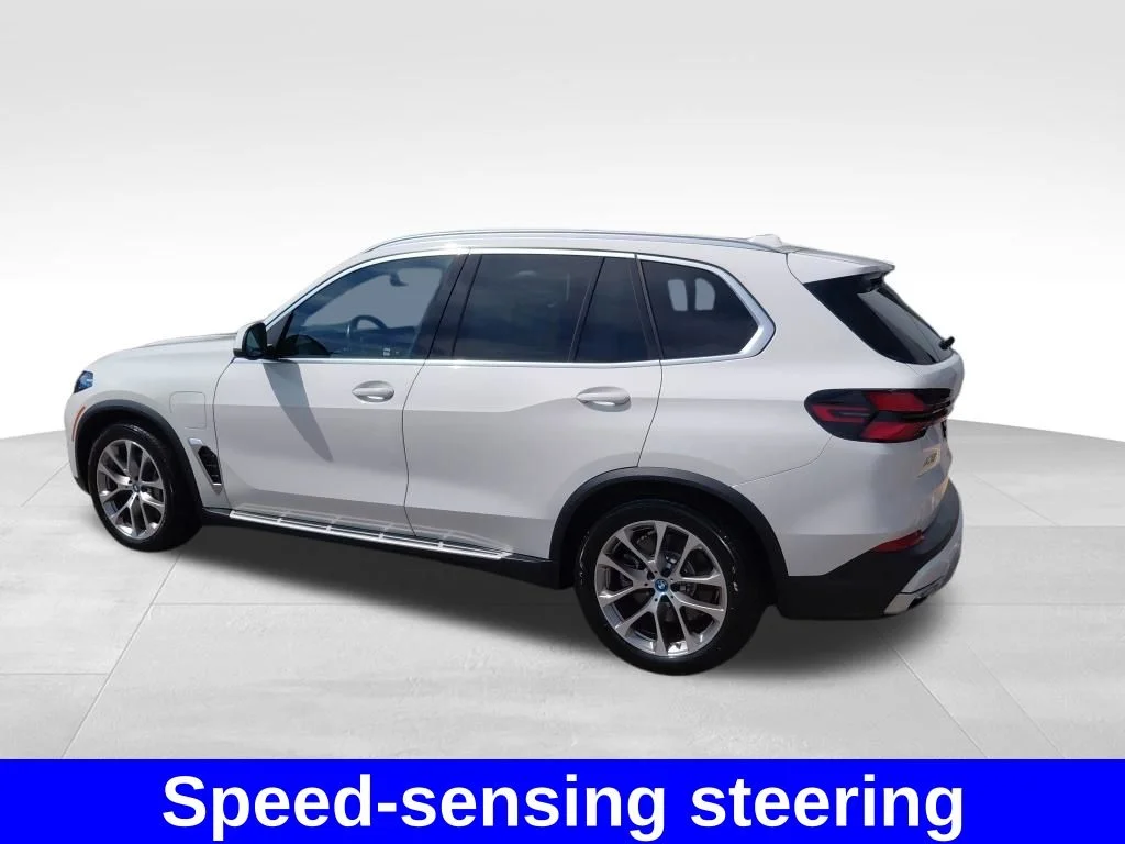 Used 2025 White BMW xDrive50e image 20