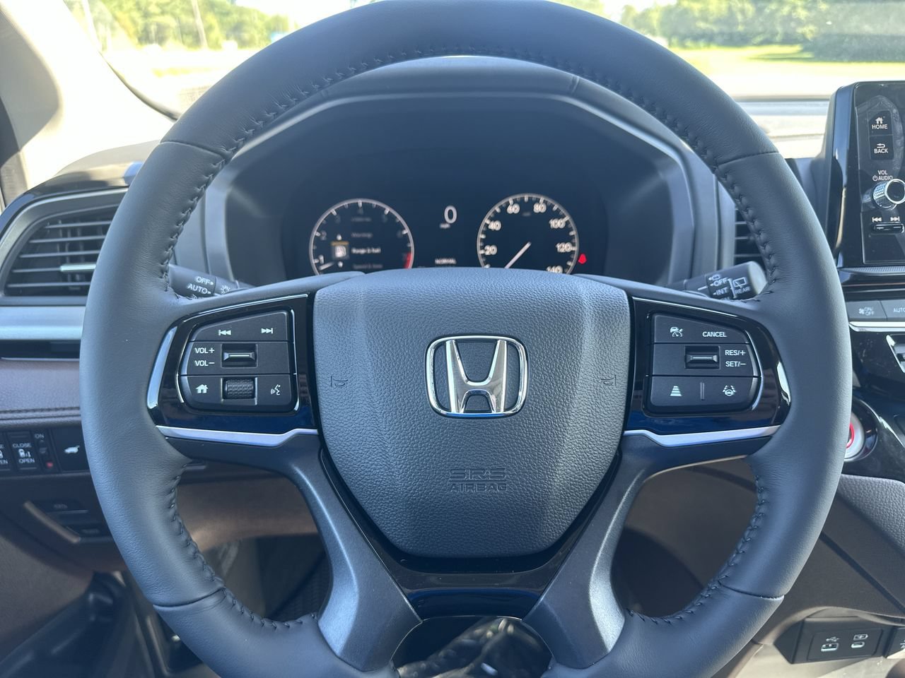 2026 Honda Odyssey Touring - Photo 14