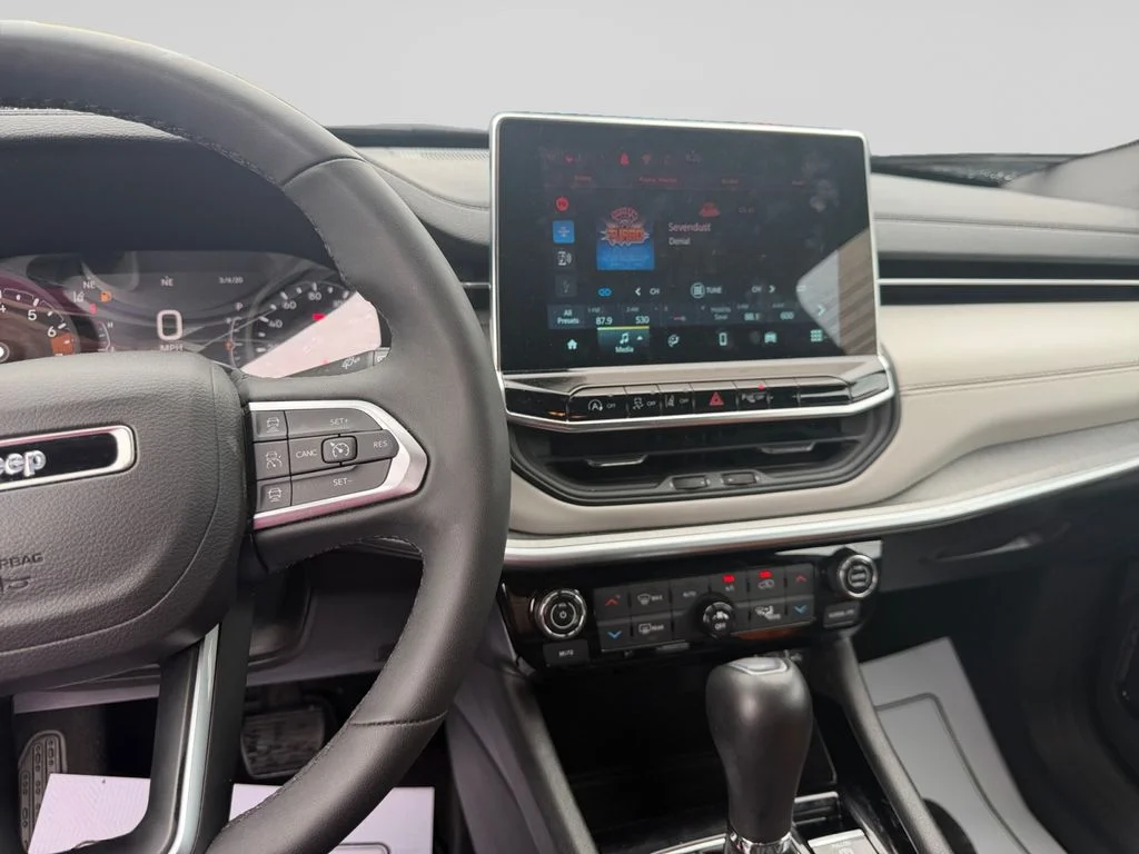 2025 Jeep Compass Limited - Photo 12