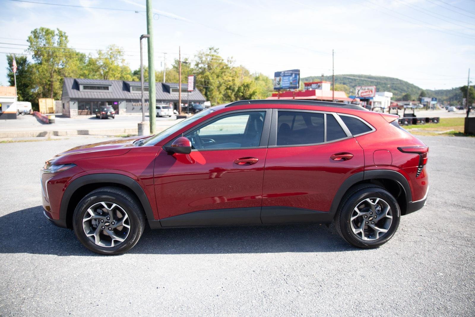 2024 Chevrolet Trax LT - Photo 6