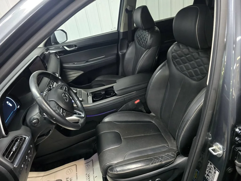 Used 2022 Gy Hyundai Limited image 19