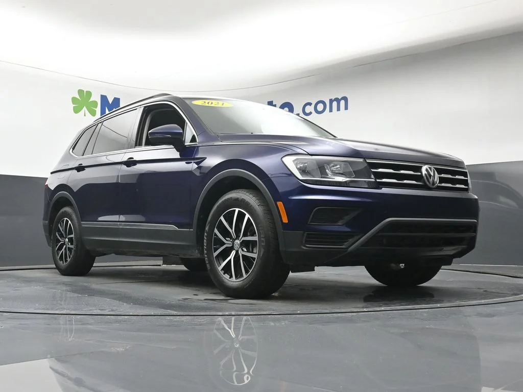 Certified Used 2021 Blue Volkswagen 2.0T SE image 27