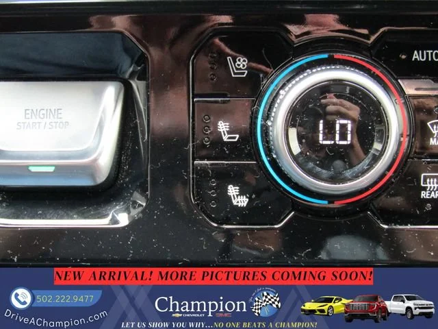 Used 2025 White Frost Tricoat GMC Denali image 23