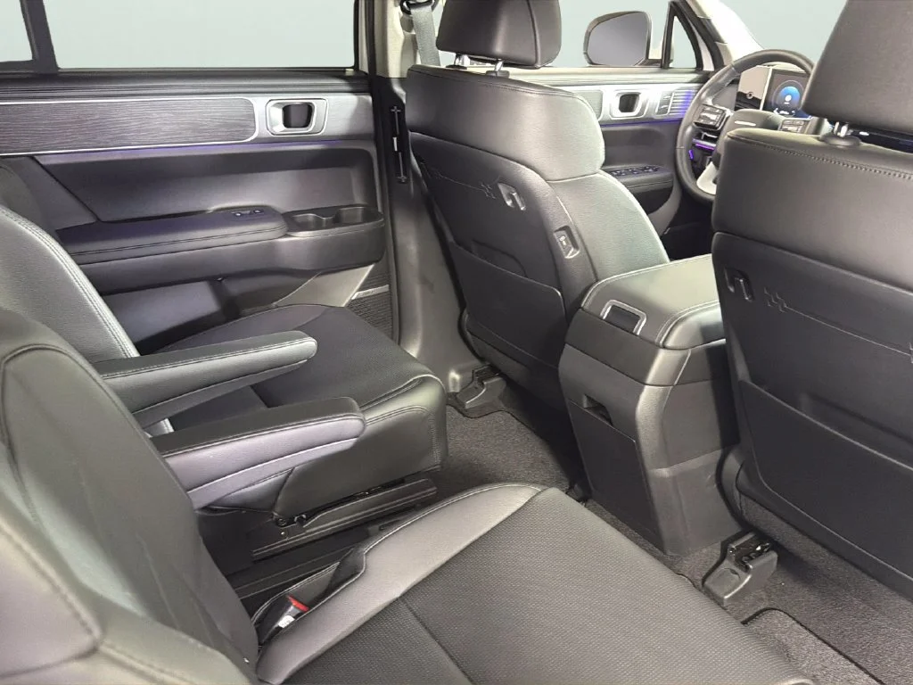 Used 2026 White Hyundai Limited image 36