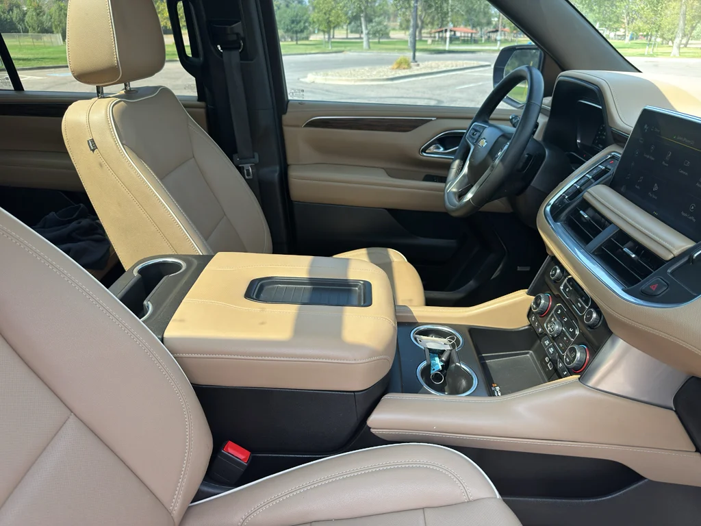 Used 2023 Iridescent Pearl Tricoat Chevrolet Premier image 12