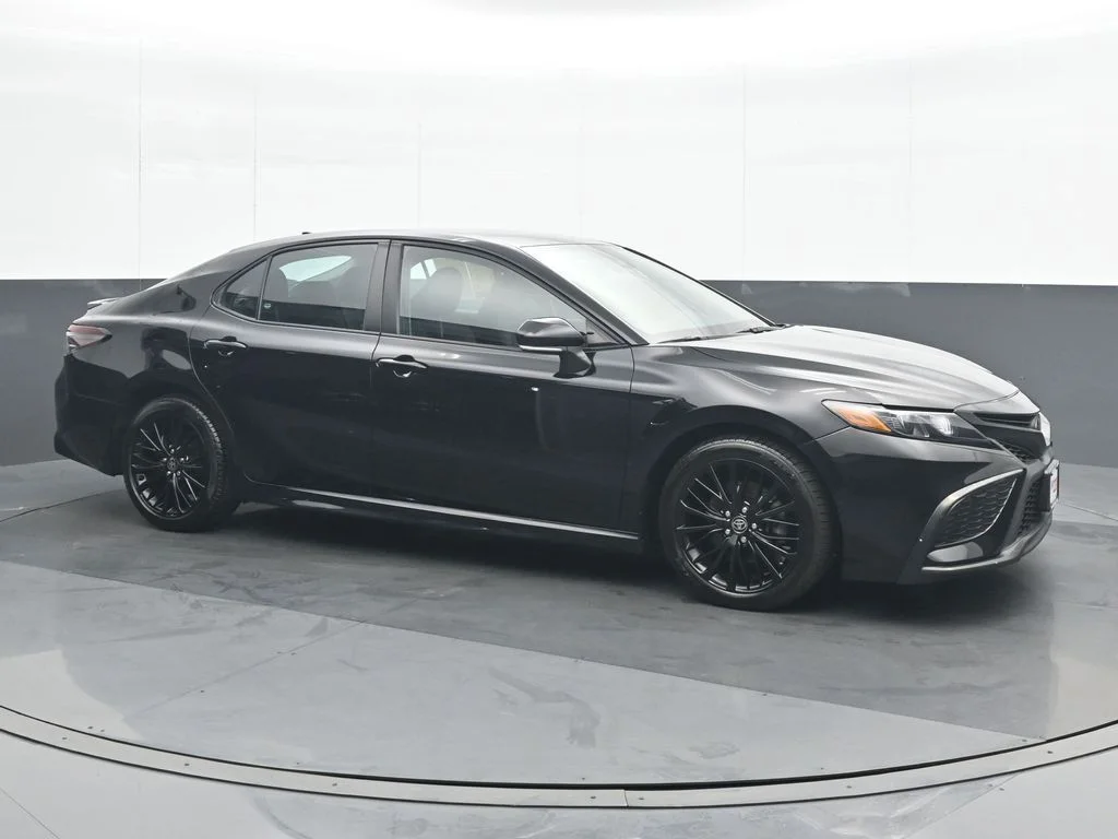 Used 2022 Black Toyota SE Nightshade image 8