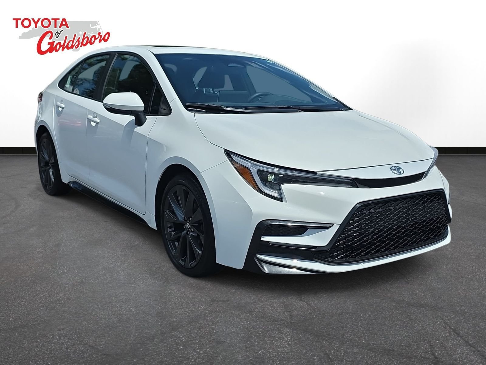 Used 2025 White Toyota XSE image 3