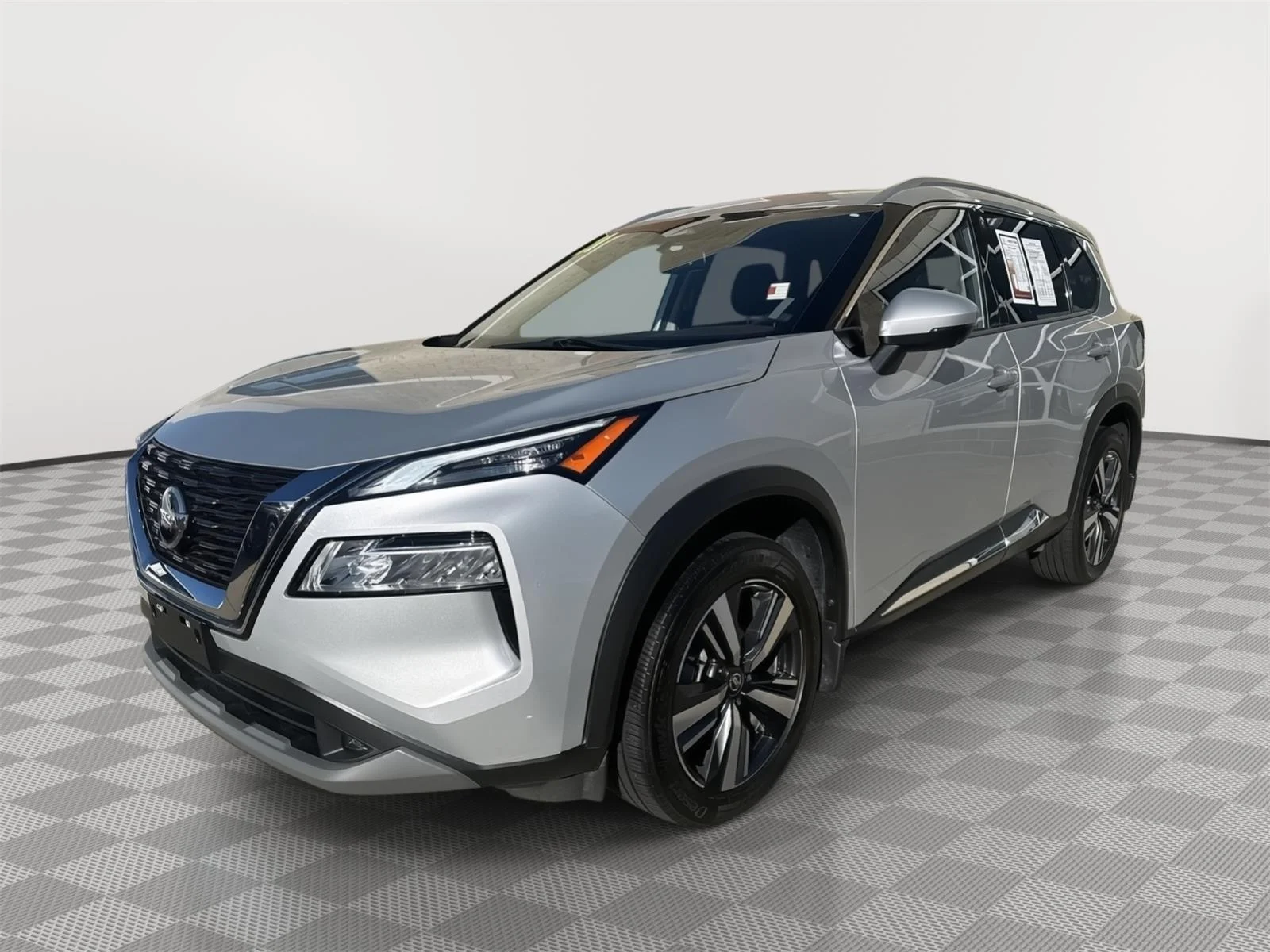 Used 2021 Brilliant Silver Metallic Nissan SL image 10